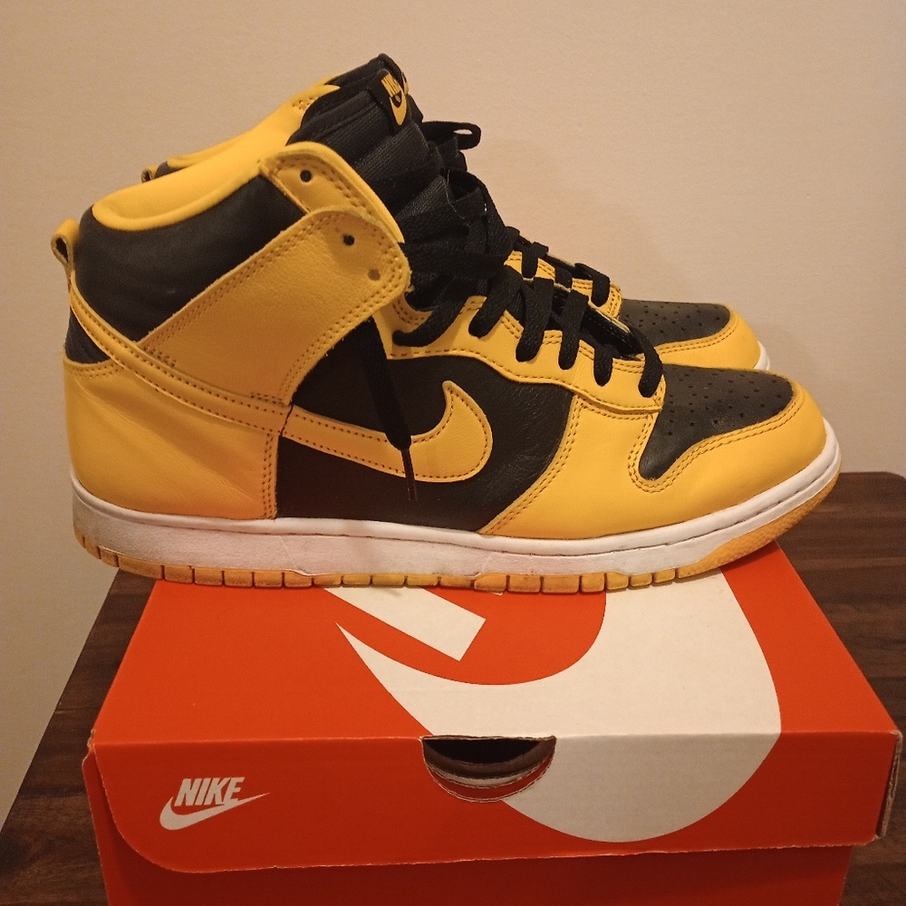 Dunk High Varsity Maize (like Wu-Tangs) Size 11